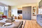 Wohnzimmer - Ferienwohnung Sperling 30 im Wreecher Idyll Rügen - Top-Hundeurlaub