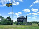 Schwedische Flagge vor dem Ferienhaus Stora Hultet - Hus Stora Hultet - Top-Hundeurlaub