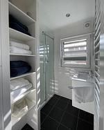 Badezimmer - Floatinghouse Heaven on Earth - Top-Hundeurlaub