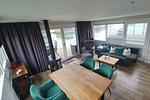 Wohnzimmer - Floatinghouse Heaven on Earth - Top-Hundeurlaub