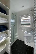 Badezimmer - Floatinghouse Heaven on Earth - Top-Hundeurlaub
