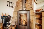 JS7_Jermersteinsonne_Kamin in der offenen Küche - Jermersteinsonne - Top-Hundeurlaub