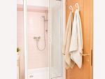 Badezimmer mit Duschkabine - Mariangela - Top-Hundeurlaub