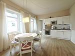 Küche / Küchenzeile - Promenadenblick - Wohnung 1 - Top-Hundeurlaub