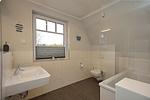 Badezimmer im Obergeschoss - Reethaus 01a - Sylt - Top-Hundeurlaub