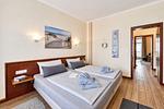 Schlafzimmer - Ferienwohnung Strandlust in der Villa Seeadler Binz - Top-Hundeurlaub