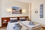 Schlafzimmer - Ferienwohnung Strandlust in der Villa Seeadler Binz - Top-Hundeurlaub