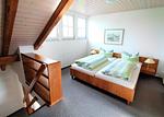 Schlafzimmer - Maisonette-Wohnung B1**** - Top-Hundeurlaub