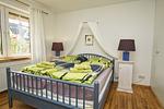 Schlafzimmer - FeWo EG: Terrasse, ruhige Lage - Top-Hundeurlaub