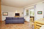 Wohnzimmer - FeWo OG+DG: Balkon, ruhige Lage - Top-Hundeurlaub