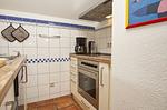 Küche / Küchenzeile - FeWo OG+DG: Balkon, ruhige Lage - Top-Hundeurlaub