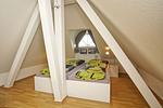 Schlafzimmer - FeWo OG+DG: Balkon, ruhige Lage - Top-Hundeurlaub