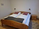Schlafzimmer - Wohnung Delphin EG - Top-Hundeurlaub