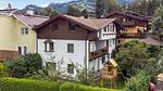 Außenseite Ferienhaus [Sommer] - Ferienwohnung für 8 Personen (56 m²) in Kirchberg in Tirol - Top-Hundeurlaub