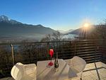 ein Glsächen Wein auf dem sonnigen Balkon - Ferienwohnung Nero - Top-Hundeurlaub