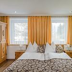 GRUBERS Hotel-Apartments Gastein, das Doggy-Hotel mit Hundebadeteich - Top-Hundeurlaub