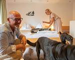 GRUBERS Hotel-Apartments Gastein, das Doggy-Hotel mit Hundebadeteich - Top-Hundeurlaub