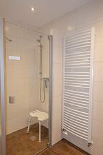  Großes, helles Ferienhaus, mit eingezäuntem Garten. Hunde urlauben gratis, mit Parkplatz/WLAN. - Top-Hundeurlaub