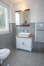 Ferienhaus "Ostsee" 
Die Natur vor der Haustür zwischen Bodden & Darß.
Umzäunter Garten, Hunde wohnen gratis! - Top-Hundeurlaub