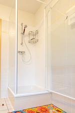 Ferienwohnung "Kellerwald" im hessischen Sauerland, mit direktem Waldzugang und eingezäuntem Garten. Bis zu 3 Hunde urlauben gratis! - Top-Hundeurlaub