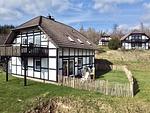Ferienwohnung "Kellerwald" im hessischen Sauerland, mit direktem Waldzugang und eingezäuntem Garten. Bis zu 3 Hunde urlauben gratis! - Top-Hundeurlaub
