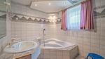 Badezimmer - Ferienhaus für 13 Personen (160 m²) in Wald im Pinzgau - Top-Hundeurlaub