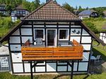 Ferienwohnung "Frankenblick" zwischen Edersee und Sauerland, mit Balkon, direkt am Waldzugang. Hunde urlauben gratis. - Top-Hundeurlaub