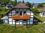 Ferienwohnung "Frankenblick" zwischen Edersee und Sauerland, mit Balkon, direkt am Waldzugang. Hunde urlauben gratis. - Top-Hundeurlaub