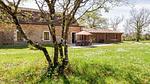 Außenseite Ferienhaus [Sommer] - Ferienhaus für 13 Personen (200 m²) in Issac - Top-Hundeurlaub