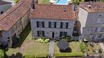 Außenseite Ferienhaus [Sommer] - Ferienhaus für 22 Personen (420 m²) in Bonnes - Top-Hundeurlaub