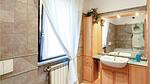 bathroom - Ferienhaus für 7 Personen (150 m²) in Casale Corte Cerro - Top-Hundeurlaub
