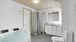 bathroom - Ferienhaus für 14 Personen (230 m²) in Bindslev - Top-Hundeurlaub