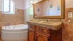 bathroom - Ferienhaus für 8 Personen (220 m²) in Apt - Top-Hundeurlaub
