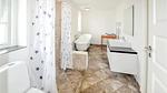 bathroom - Ferienhaus für 16 Personen (500 m²) in Allingåbro - Top-Hundeurlaub