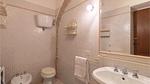 bathroom - Ferienwohnung für 6 Personen (75 m²) in Baccano - Top-Hundeurlaub