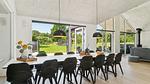 living-dining-room - Ferienhaus für 14 Personen (199 m²) in Højby - Top-Hundeurlaub