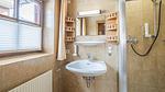 Badezimmer - Ferienhaus für 27 Personen (485 m²) in Kirchberg in Tirol - Top-Hundeurlaub
