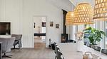 living-dining-room - Ferienhaus für 18 Personen (216 m²) in Højby - Top-Hundeurlaub