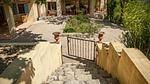 Außenseite Ferienhaus [Sommer] - Ferienhaus für 9 Personen (220 m²) in Saignon - Top-Hundeurlaub