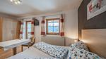 Schlafzimmer - Ferienwohnung für 11 Personen (100 m²) in Wald im Pinzgau - Top-Hundeurlaub