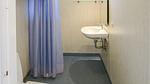 bathroom - Ferienhaus für 6 Personen (70 m²) in Aakirkeby - Top-Hundeurlaub
