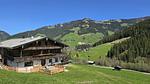 Außenseite Ferienhaus [Sommer] - Ferienwohnung für 7 Personen (100 m²) in Alpbach - Top-Hundeurlaub