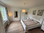 Schlafzimmer mit Blick ins Grüne – Ferienhaus in der Natur in Vörserum - Villa Wildlycka - Top-Hundeurlaub