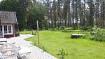Großer Garten mit Wiese am Ferienhaus in ruhiger Lage - Villa Yasjö - Top-Hundeurlaub