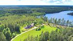 Luftaufnahme von Villa Yasjö am See Yasjön in Blekinge - Villa Yasjö - Top-Hundeurlaub