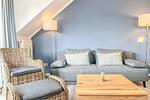 Wohnzimmer mit Sofa - Wohnung 03-5 - Top-Hundeurlaub