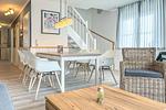 Wohnzimmer mit Essbereich und Zugang zum Dachgeschoss - Wohnung 03-5 - Top-Hundeurlaub