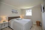 2. Schlafzimmer mit Doppelbett - Reethaus 18b - Huus Berti - Top-Hundeurlaub