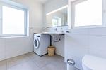 Modernes Badezimmer mit Waschmaschine - Seeräuber - Top-Hundeurlaub