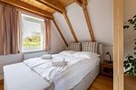 Gemütliches Schlafzimmer mit Holzdecke - Seeräuber - Top-Hundeurlaub